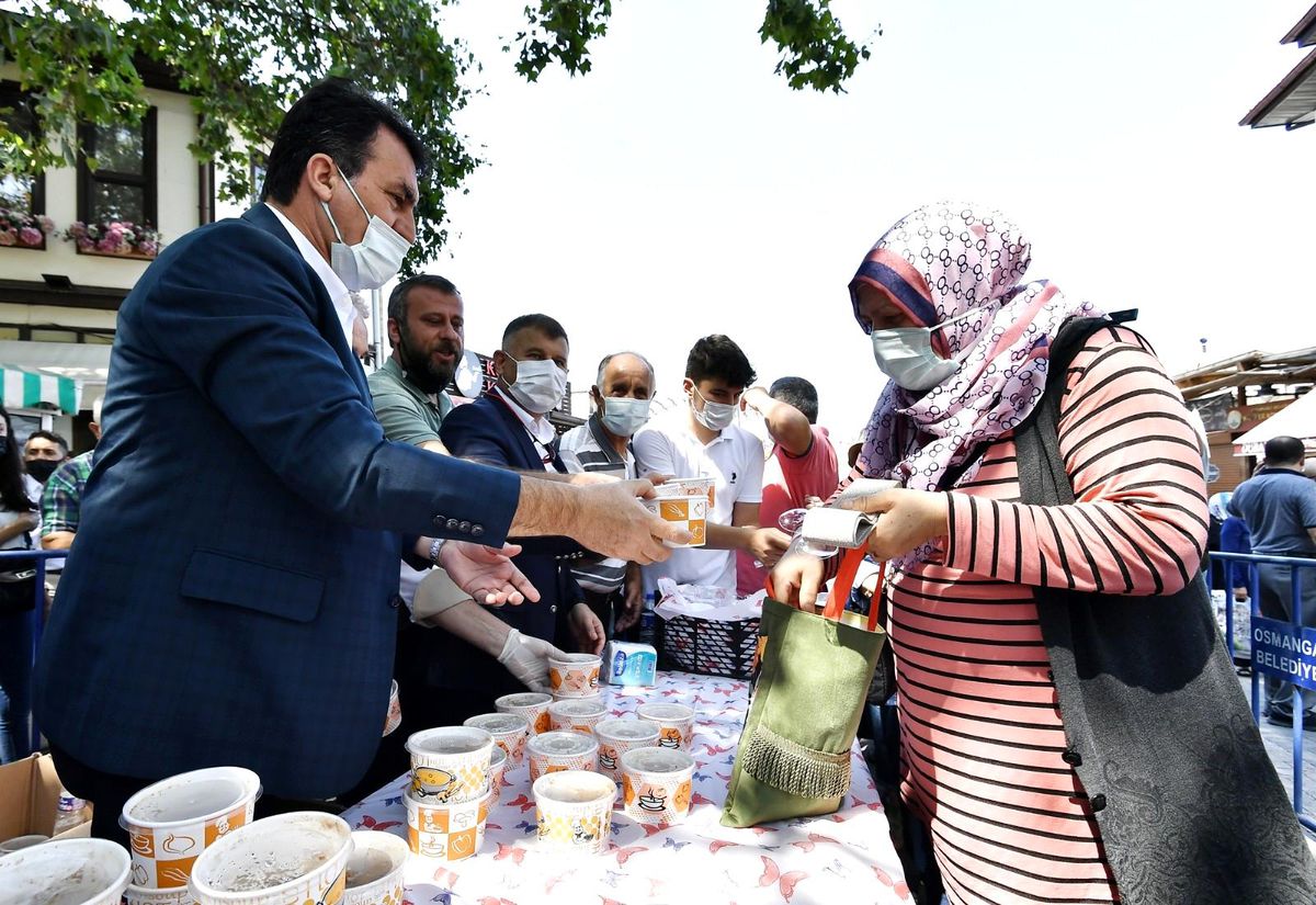 Çarşıda aşure bereketi