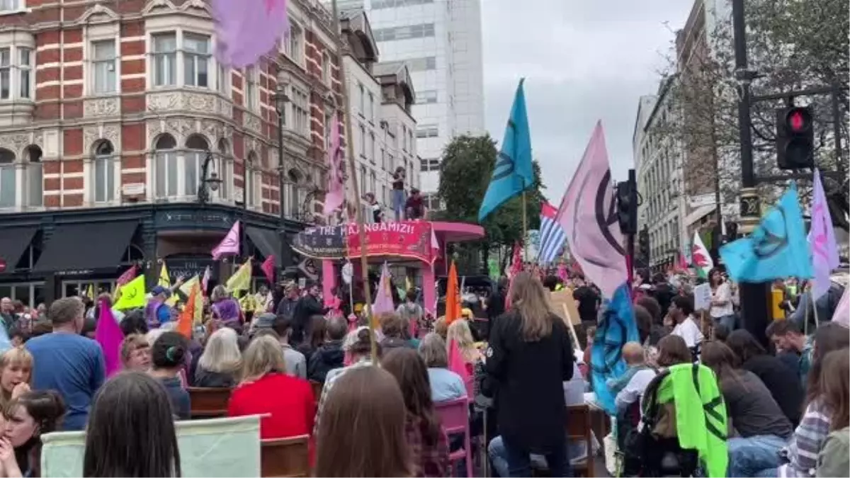 Çevreci grup Extinction Rebellion, Londra\'da 2 haftalık eylem başlattı