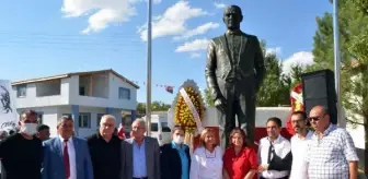 Doğdukları mahalleye 3,5 metrelik Atatürk heykeli yaptırdılar