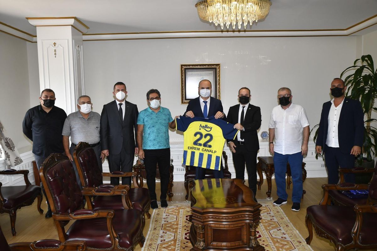 Edirne Fenerbahçeliler Derneği\'nden Vali Canalp ve Belediye Başkanı Gürkan\'a ziyaret