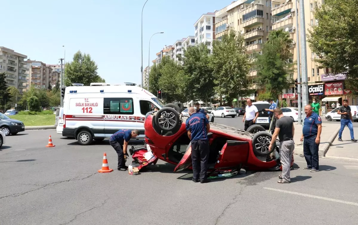 Son dakika haberleri! Kahramanmaraş\'ta trafik kazası: 3 yaralı