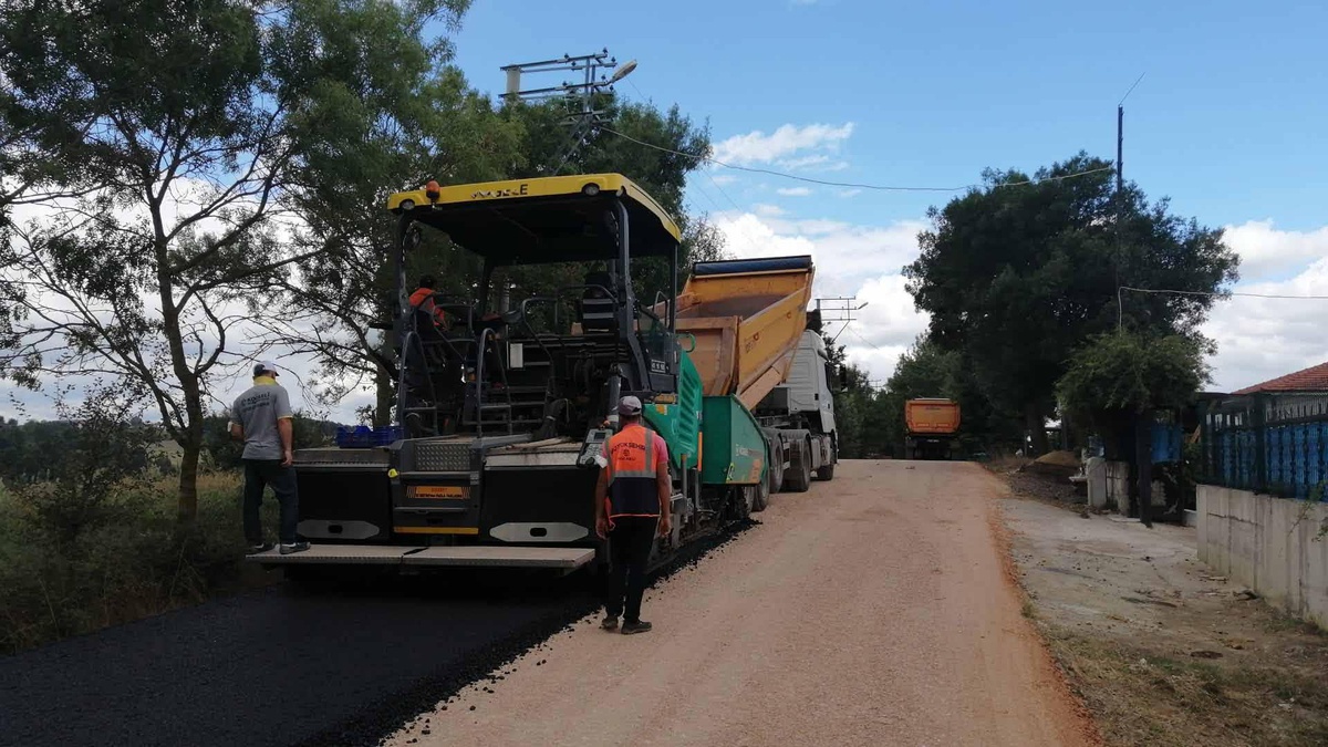 Kandıra Sünnetçioğlu Mahallesi\'nde 1,5 kilometre uzunlukta yol asfaltlandı