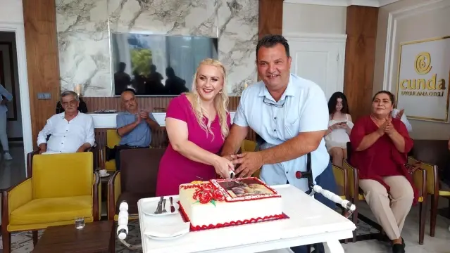 Kaymakam engelli gazeteciye kız istedi söz yüzüklerini taktı