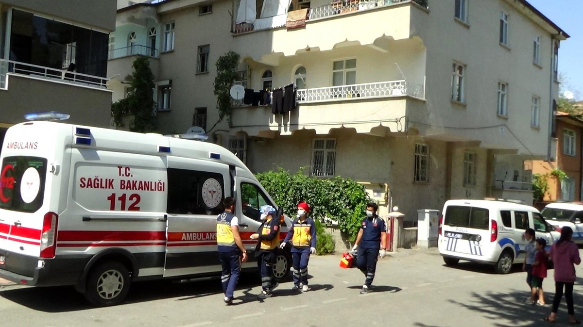Komşularının haber alamadığı yaşlı kadın, evinde ölü olarak bulundu