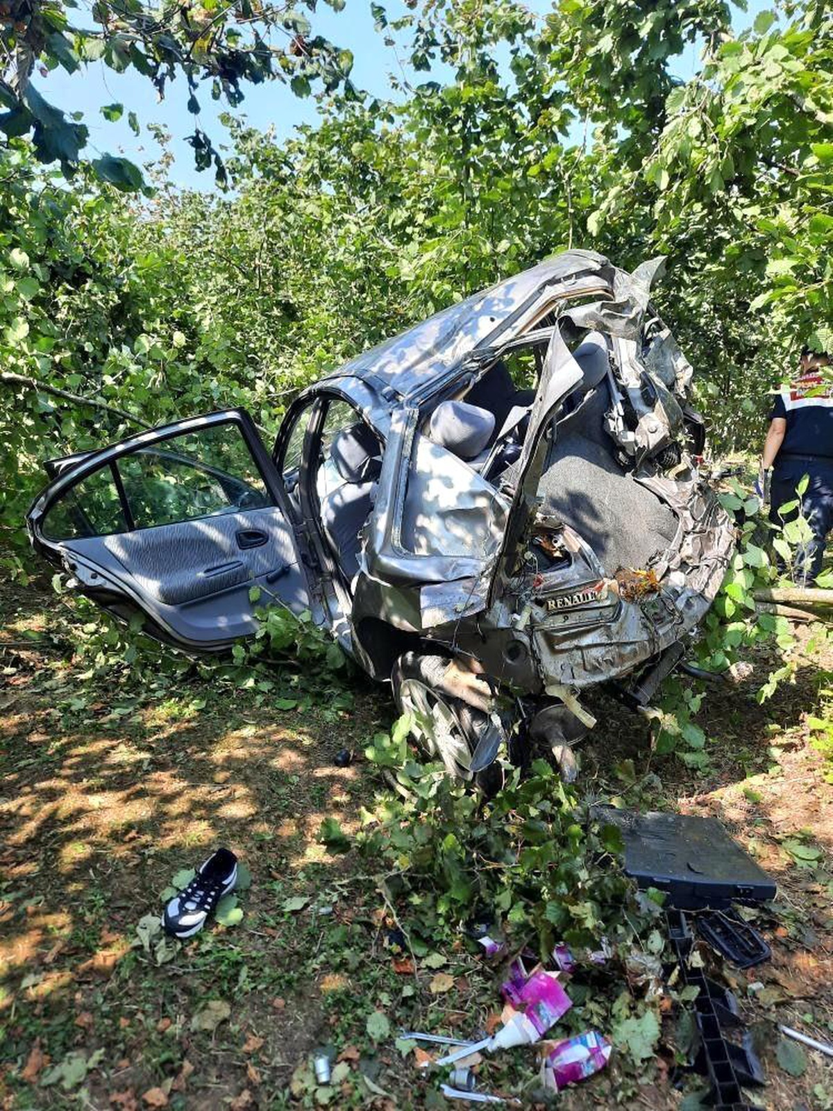 Kontrolden çıkan yabancı plakalı otomobil fındık bahçesine düştü: 1 ölü, 1 ağır yaralı