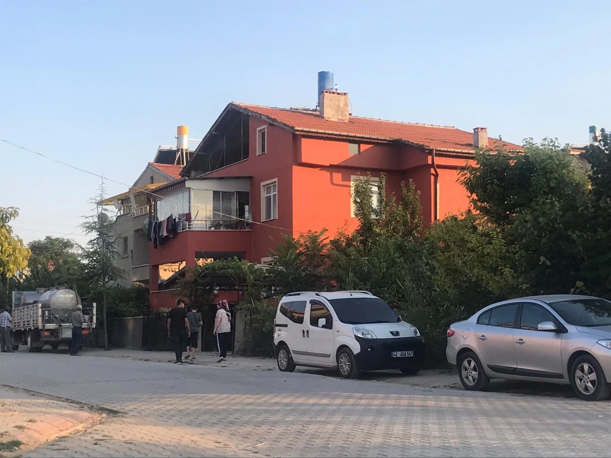 Konya\'da bir kişi, tartıştığı kadın ile babasını öldürüp yaşamına son verdi