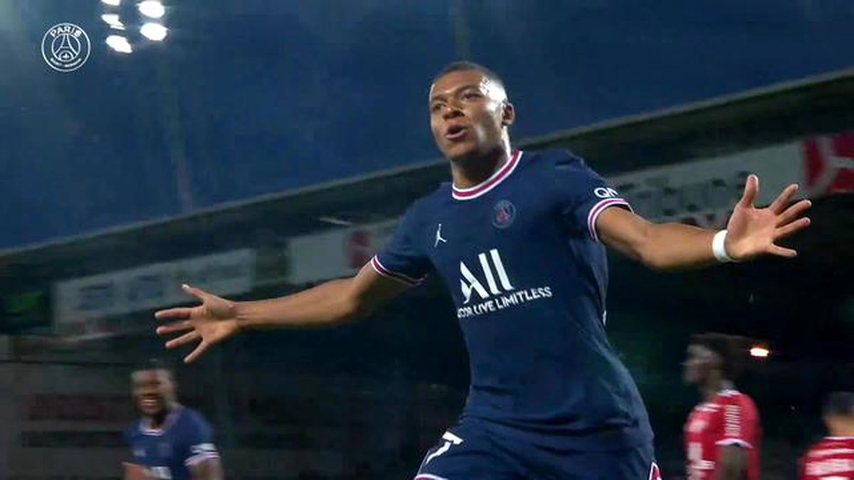 Kylian Mbappe\'nin 2021-22 Sezonunda Attığı İlk Gol
