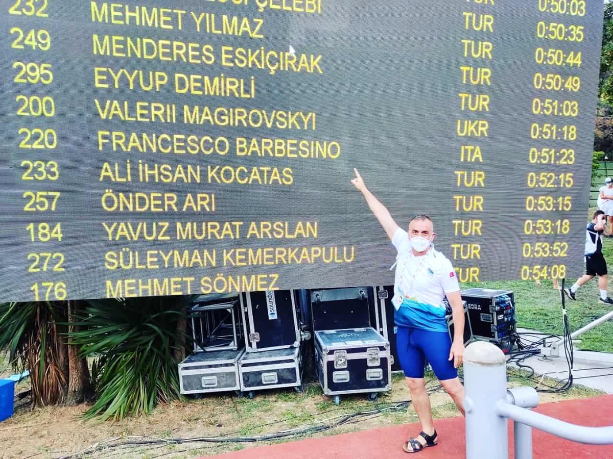 Samsunlu kimya öğretmeni 11. kez kıtalararası yüzücü unvanını aldı
