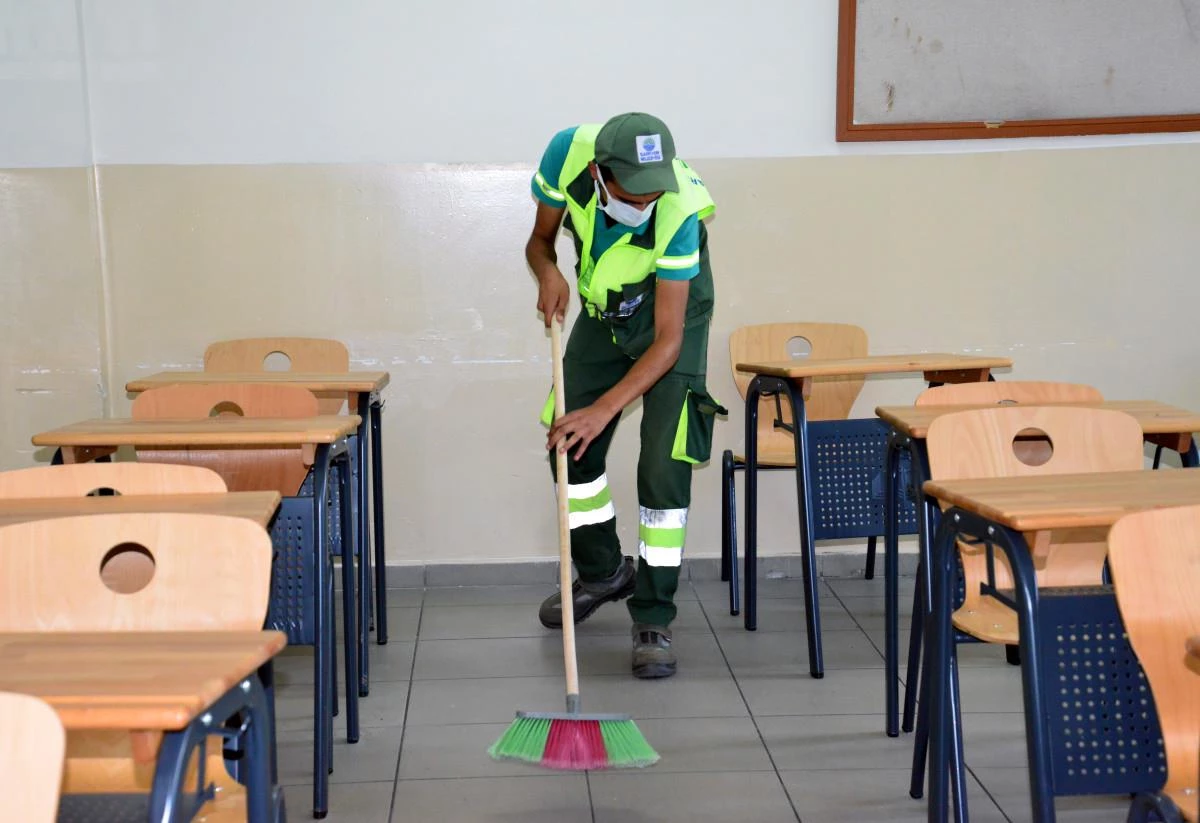Sarıyer Belediyesi\'nden okullarda temizlik seferberliği