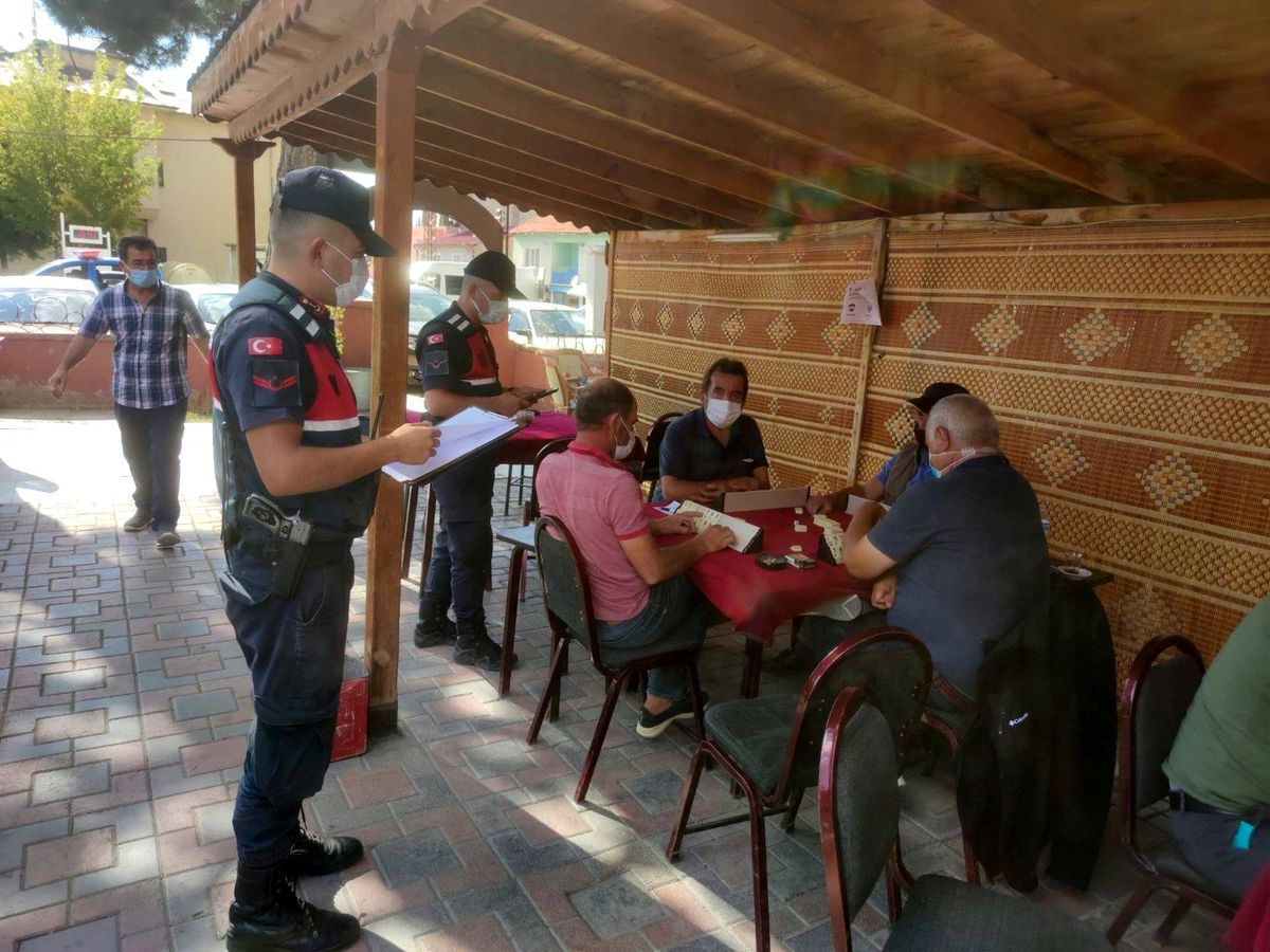 Sivas\'ta çeşitli suçlardan aranan 15 şahıs yakalandı
