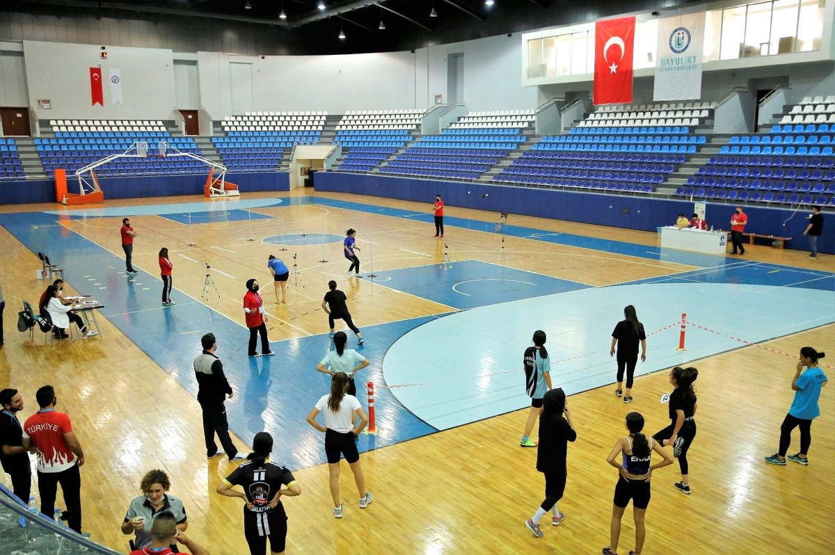 Spor Bilimleri Fakültesi özel yetenek sınavı yoğun katılımla başladı