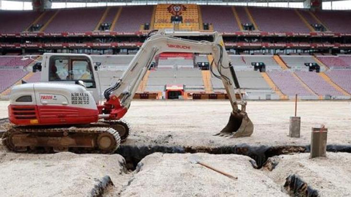 Stadın zeminini yetiştiremeyen Galatasaray, Recep Tayyip Erdoğan Stadı\'nda oynayacak