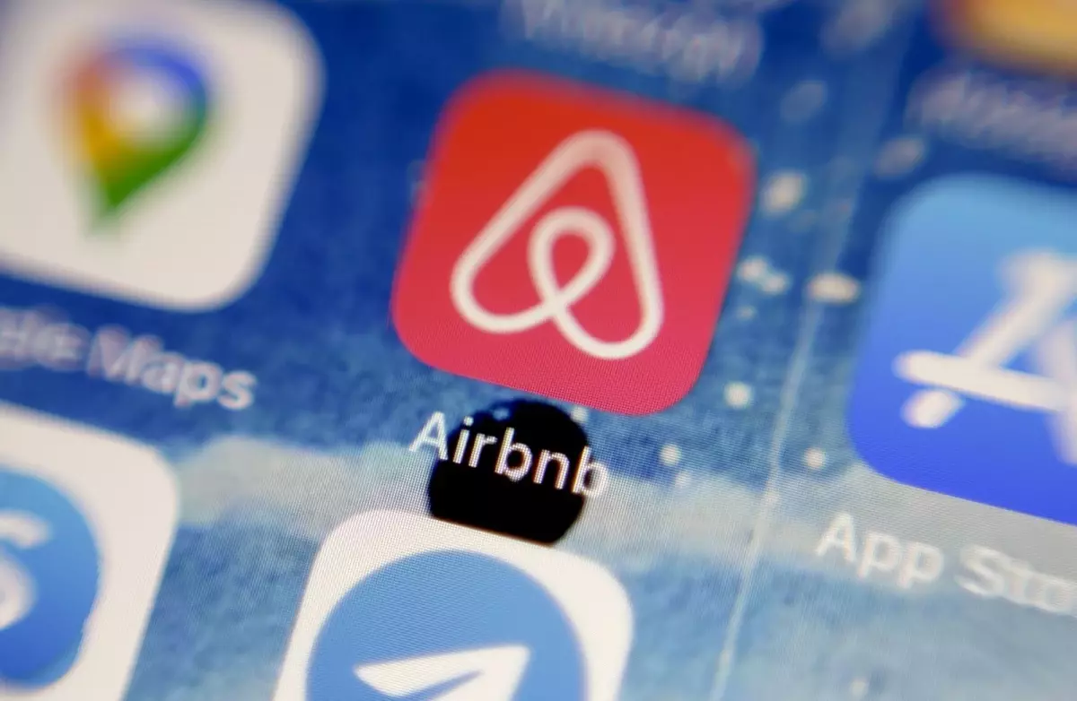 Airbnb, 20 bin Afgan mülteciye geçici olarak barınmaları için konut sağlayacak