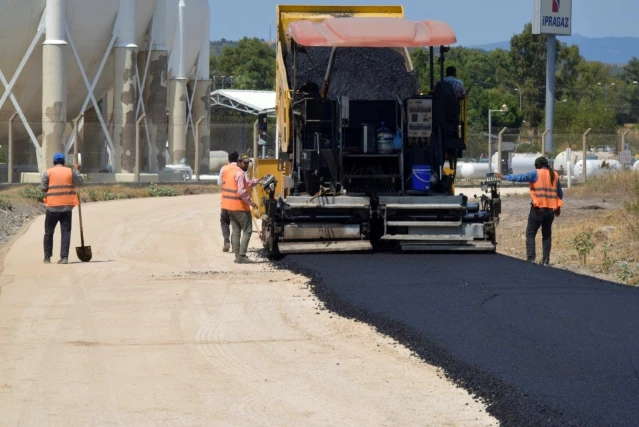 Aliağa'da yaz döneminde toplam 14 bin 620 ton asfalt atıldı