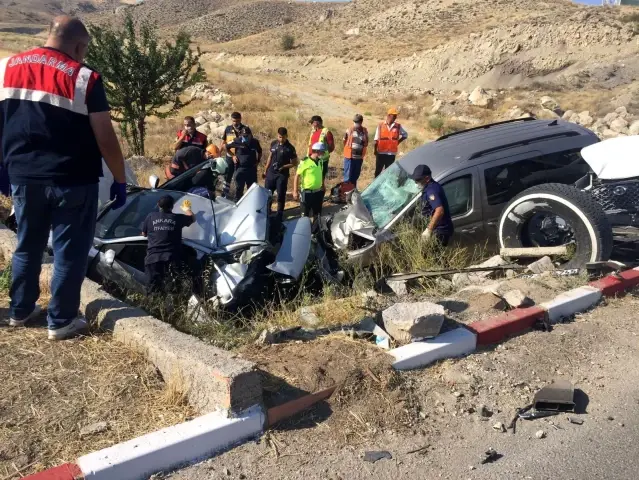 Başkent'te zincirleme trafik kazası: 1 ölü, 6 yaralı