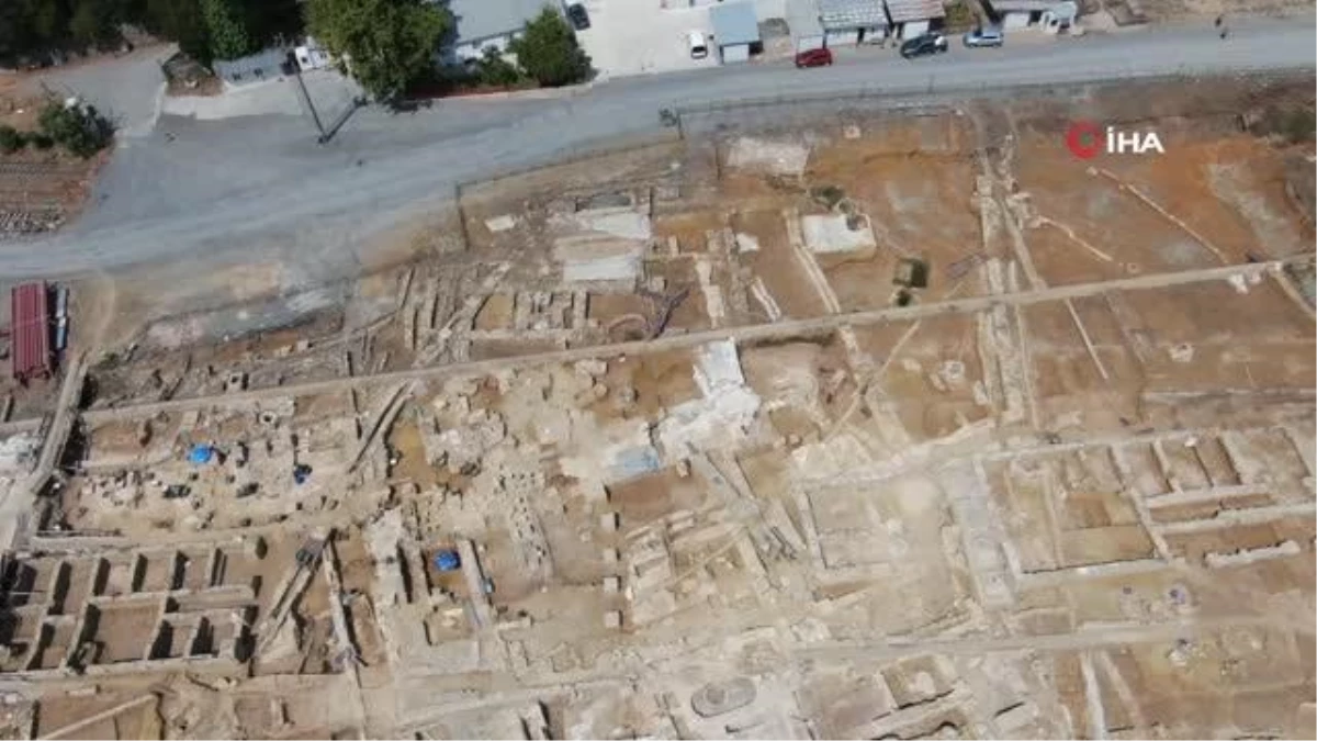 Haydarpaşa Garı çevresindeki kazılarda tarihi yapılar gün yüzüne çıkmaya devam ediyor