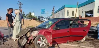 Kamyonet ile otomobil çarpıştı: 4 çocuk yaralı