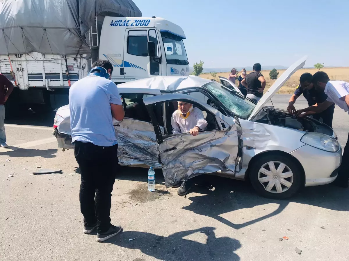 Konya\'da zincirleme trafik kazasında 4 kişi yaralandı