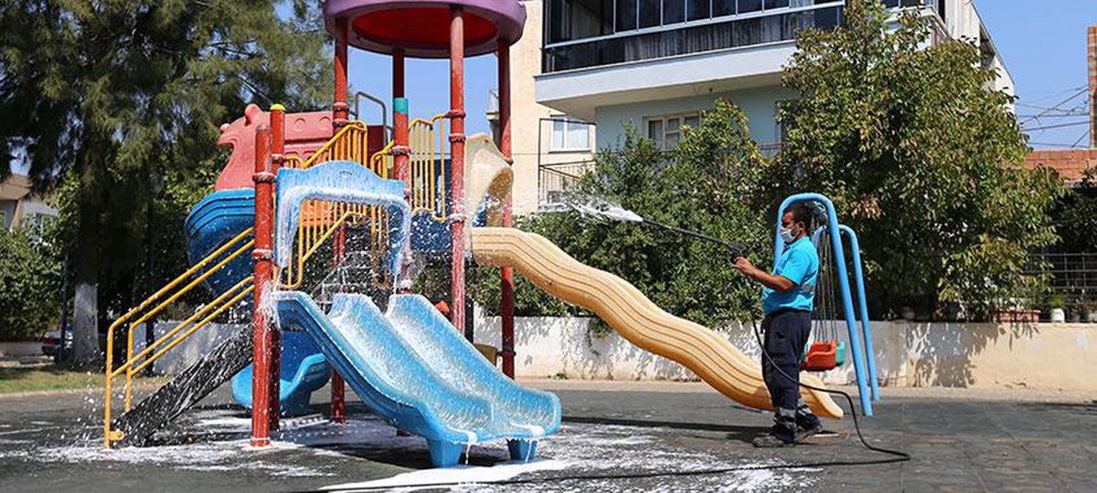 Liste Geri GÜNCEL EFELER PARKLARDA BAKIM ÇALIŞMALARINA DEVAM EDİYOR