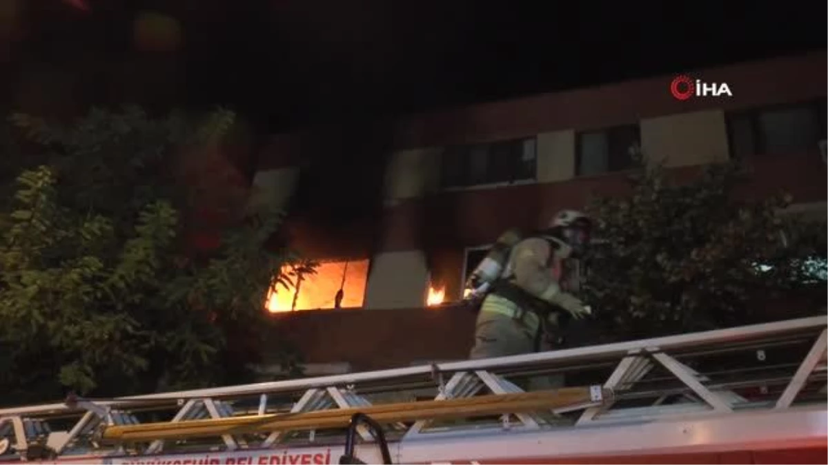 Maltepe\'de korkutan apartman yangın: 2 kişi dumandan etkilendi