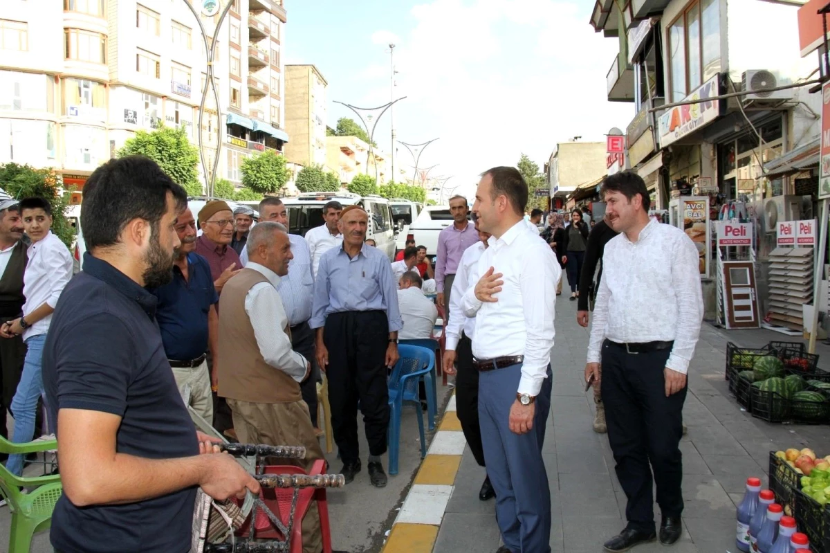 Şemdinli Kaymakamı Güven, esnafla vedalaştı