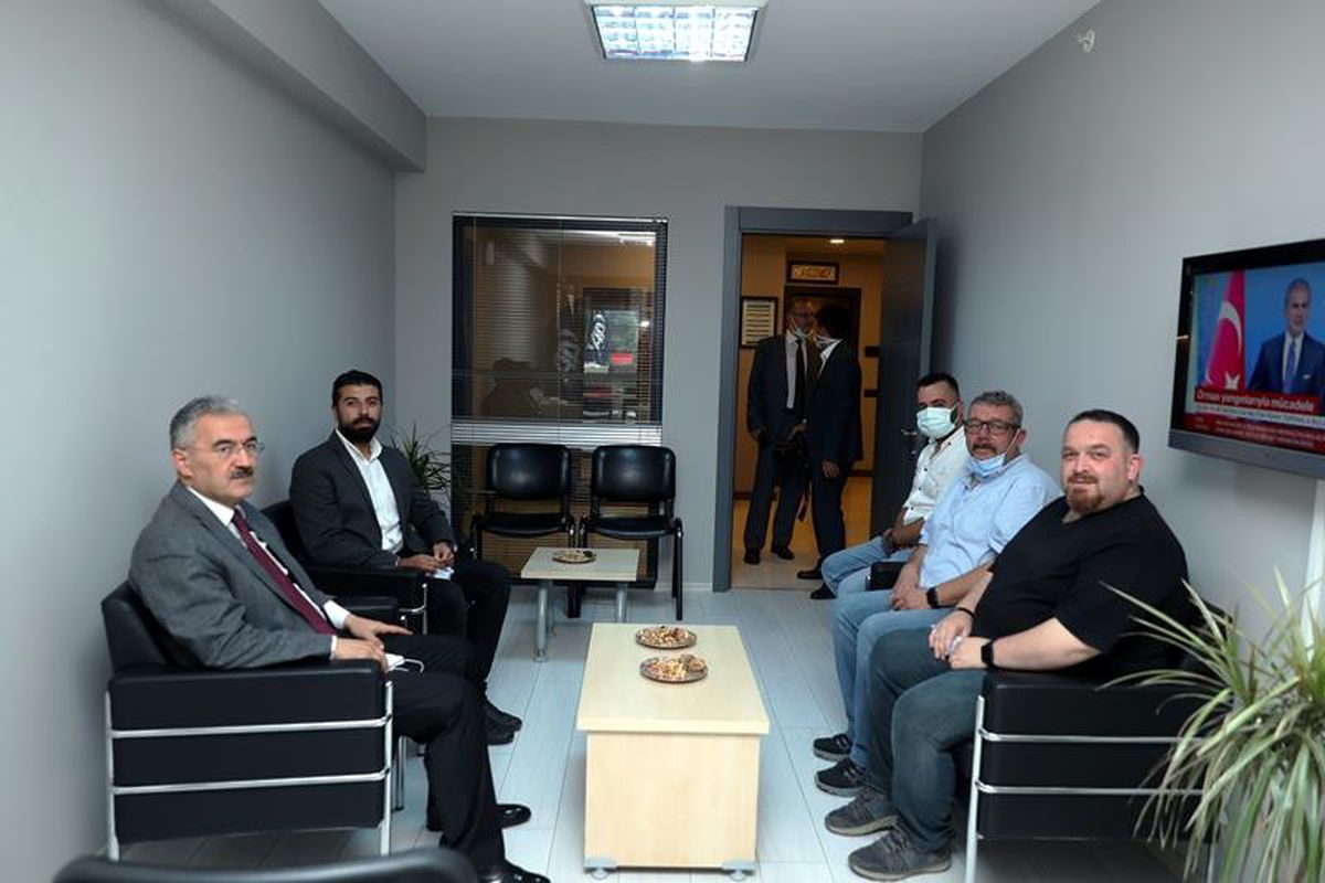 Vali Erol Ayyıldız, Anadolu Ajansı Eskişehir Bürosu\'nu ziyaret etti