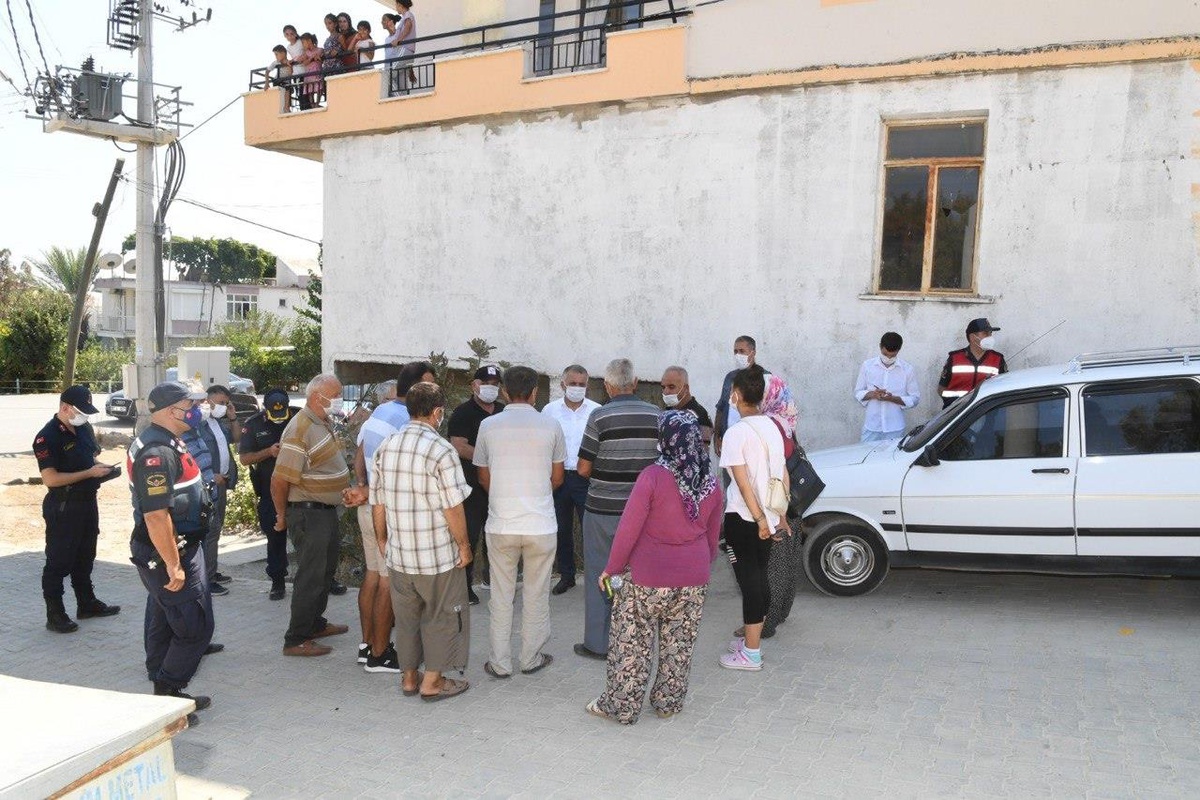 Antalya Valisi Yazıcı, Manavgat\'taki orman yangınında zarar gören esnaf ve vatandaşı ziyaret etti Açıklaması
