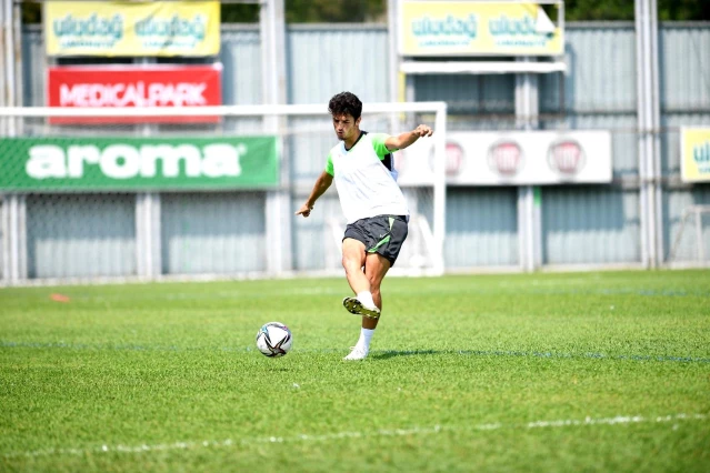 Bursaspor, Eyüpspor maçı hazırlıklarına devam etti Yeşil-beyazlı takımda Taha Altıkardeş idmana çıkmadı