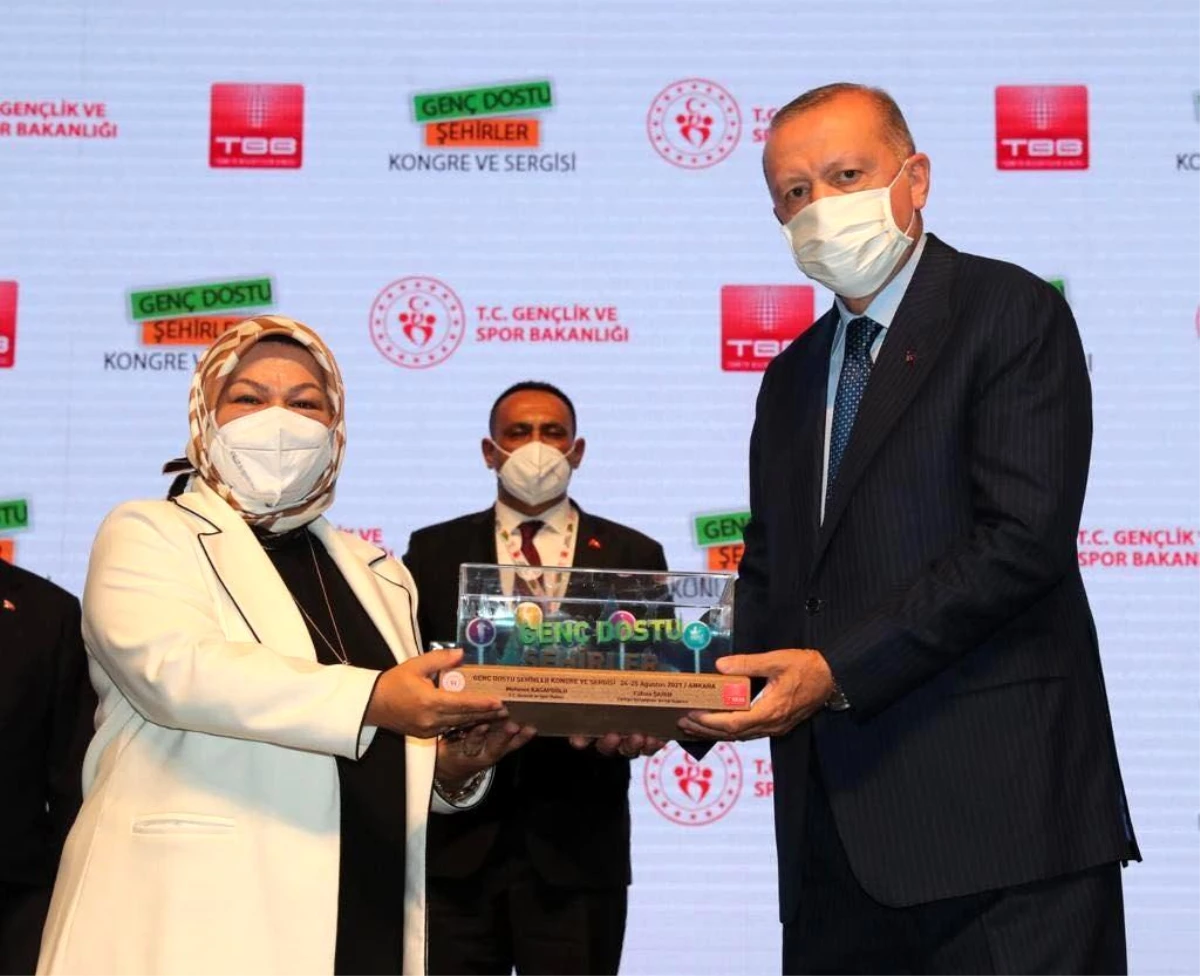 Cumhurbaşkanı Erdoğan\'dan Sancaktepe Belediyesi\'ne "Genç Dostu Şehirler" Ödülü