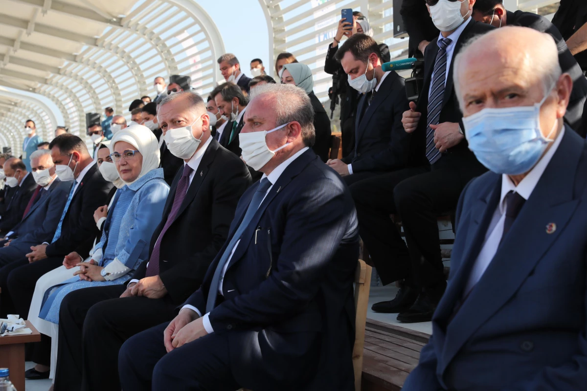 Cumhurbaşkanı Erdoğan, Malazgirt Zaferi\'nin 950. yılı dolayısıyla Ahlat\'ta düzenlenen etkinlikte konuştu: (2)