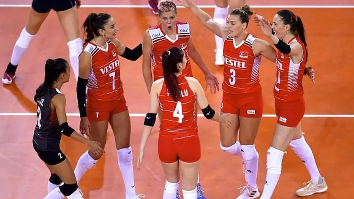 Hollanda medyası: Voleybolcularımız rengarenk Ebrar Karakurt\'un Türkiyesi karşısında şans bulamadı