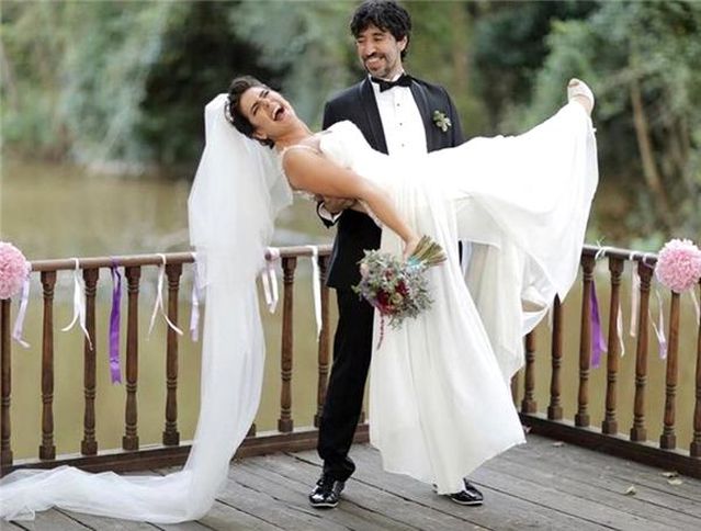Hamile olan Ayça Erturan, koronavirüsün delta varyantına yakalandı Hamile olan Ayça Erturan, koronavirüsün delta varyantına yakalandı