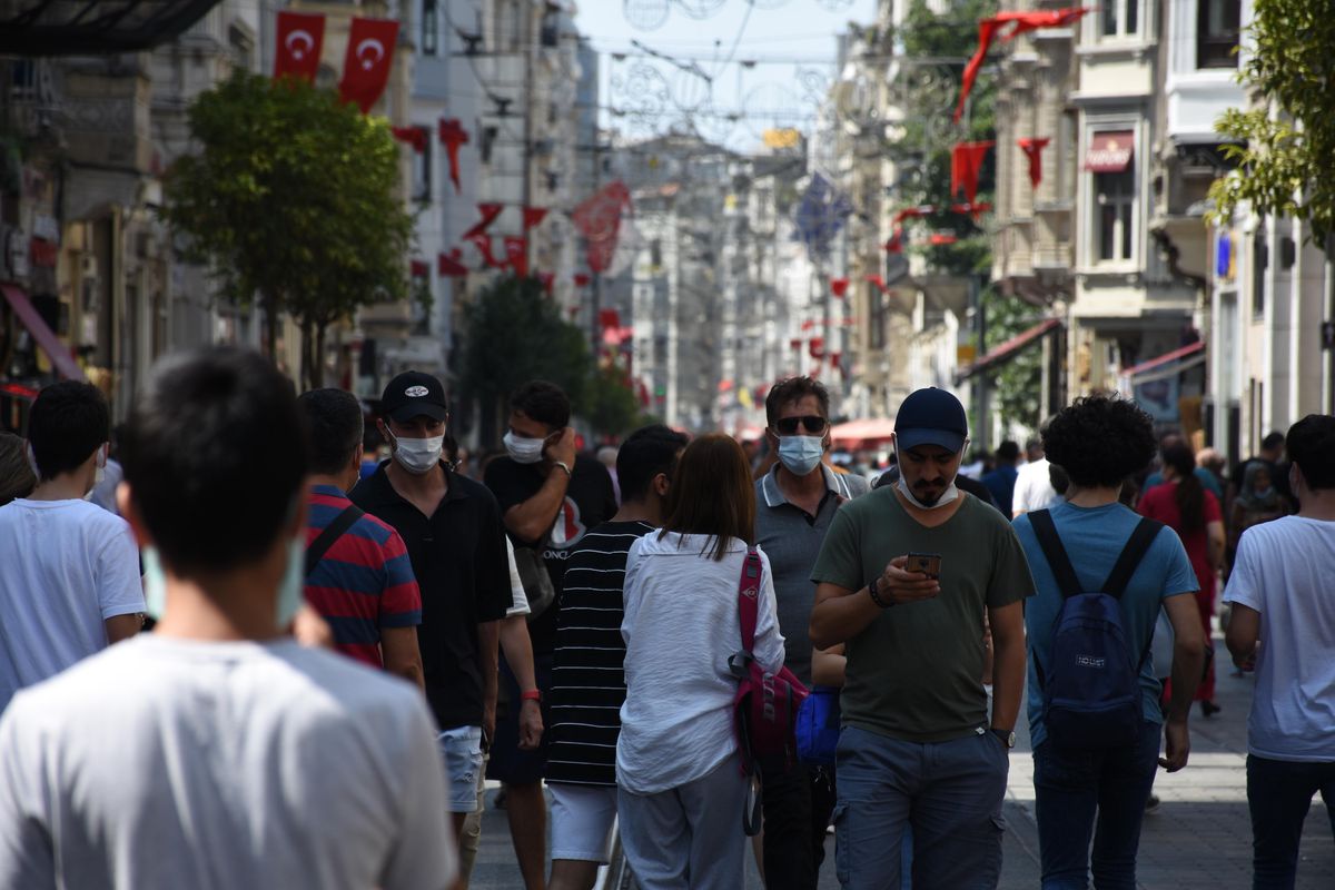 İstiklal Caddesi\'nde maske kuralı ihlali