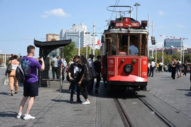 İstiklal Caddesi'nde maske kuralı ihlali