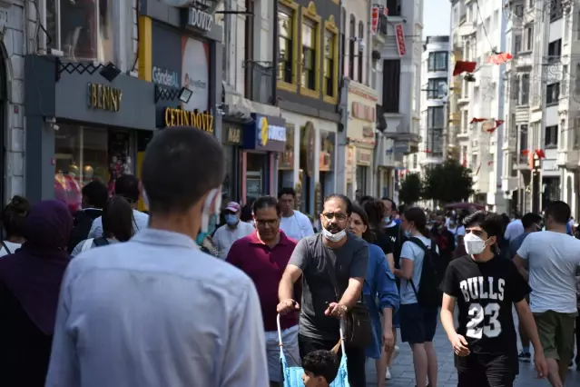 İstiklal Caddesi'nde maske kuralı ihlali