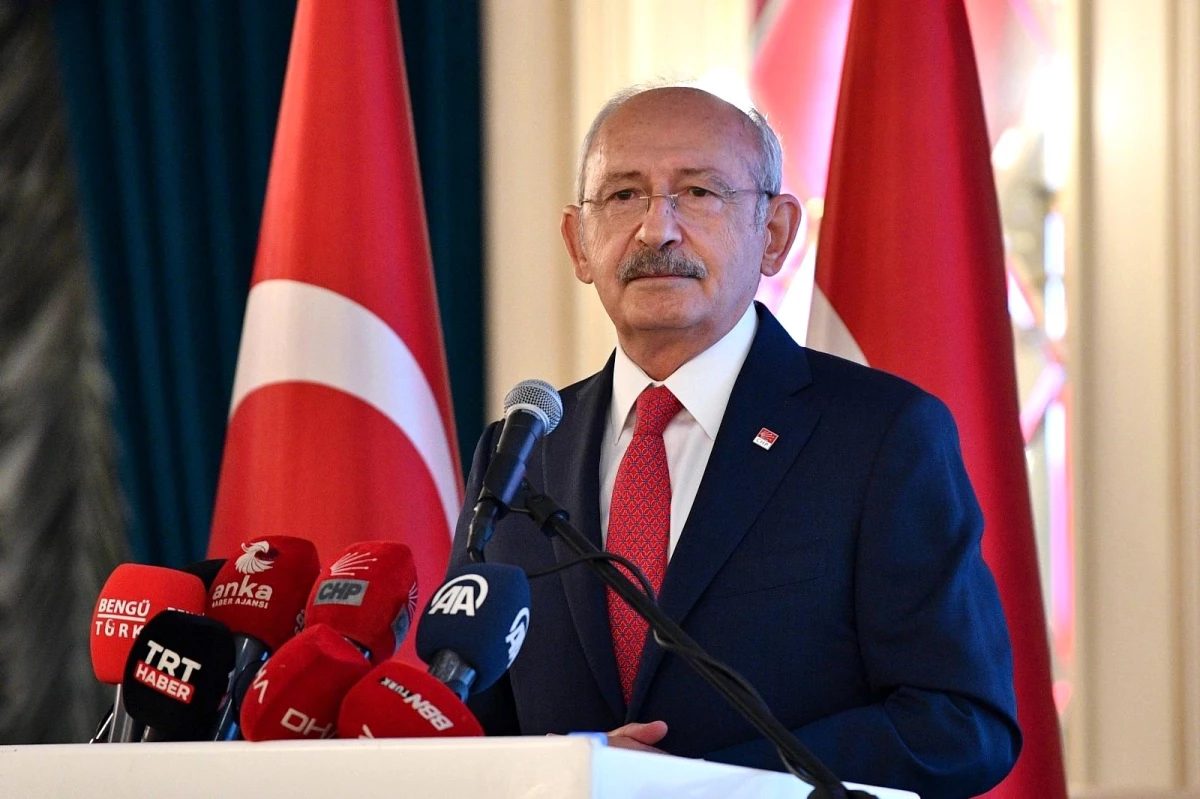 CHP Genel Başkanı Kemal Kılıçdaroğlu, muhtarlar, STK temsilcileri ve kanaat önderleri buluşmasına katıldı