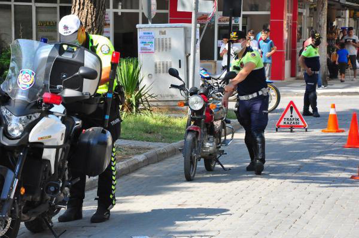 Manisa\'daki trafik denetiminde 39 motosiklet trafikten men edildi