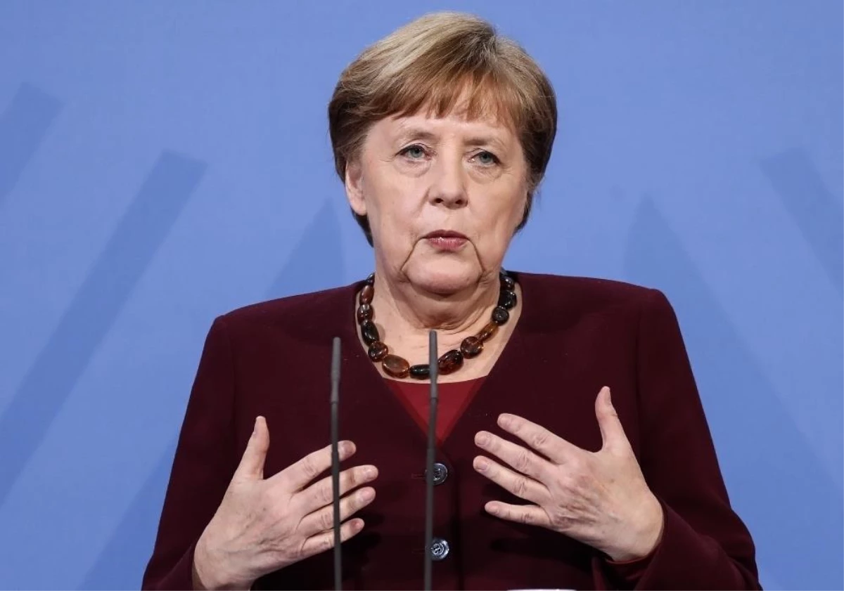 Merkel: "Afganistan\'daki kazanımların korunması için Taliban ile görüşmeler devam etmeli"