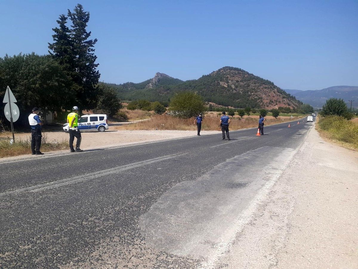 Osmaneli\'de polis asayiş ve trafik denetimi yaptı