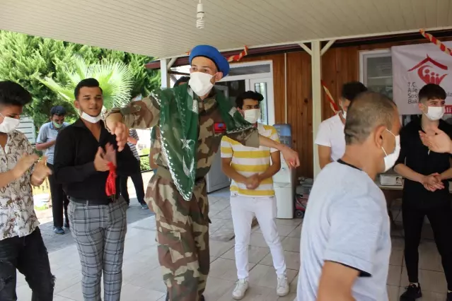 Son dakika: Osmaniye'de asker olmak isteyen zihinsel engelli genç için temsili asker eğlencesi düzenlendi