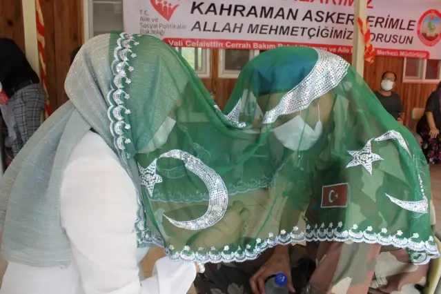 Son dakika: Osmaniye'de asker olmak isteyen zihinsel engelli genç için temsili asker eğlencesi düzenlendi