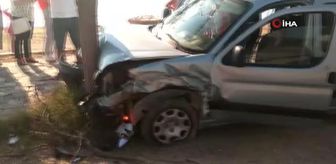 Otomobiller kafa kafaya çarpıştı: 8 yaralı