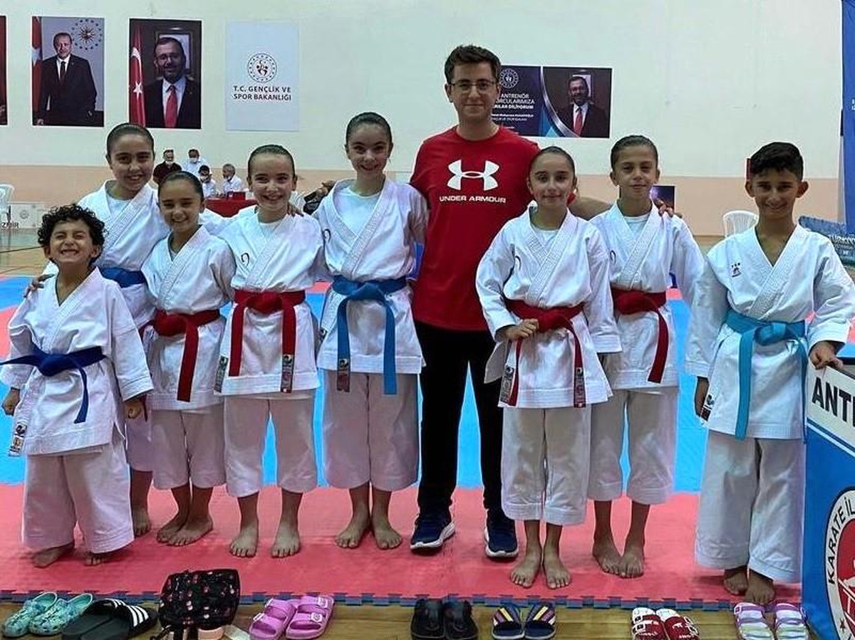 Tavşanlı Karate Okulu\'ndan 10 madalya