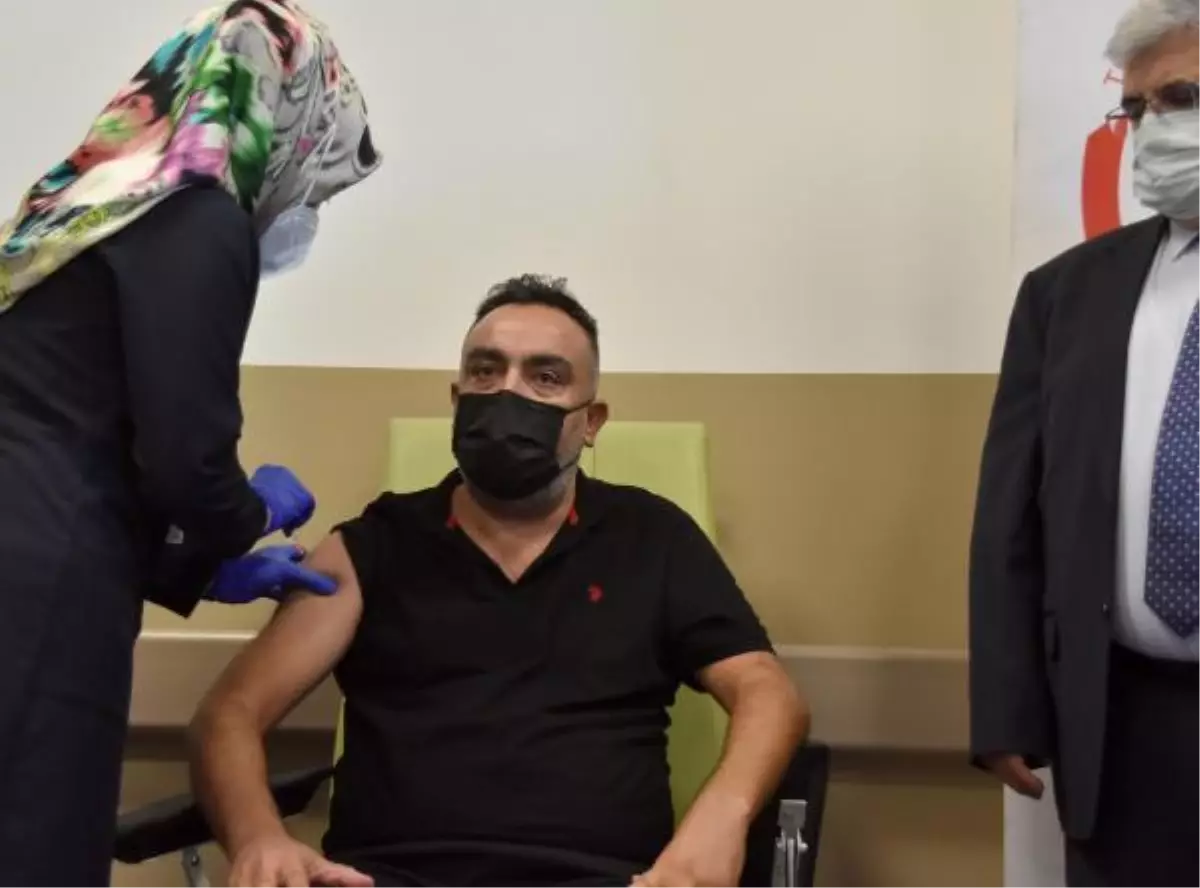 The first dose of Turkish vaccine Turkovac in Phase 3 was applied in Kayseri