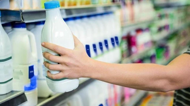 Süt fiyatlarındaki artış vatandaşı şaşırttı! 1 litre sütün fiyatı 9 liraya ulaştı