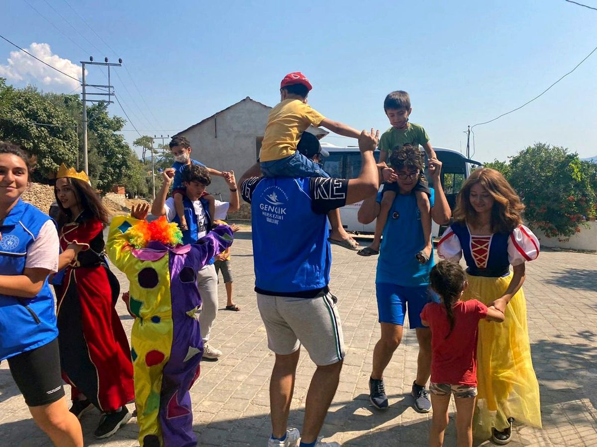 Yangın bölgeleri için seferber oldular