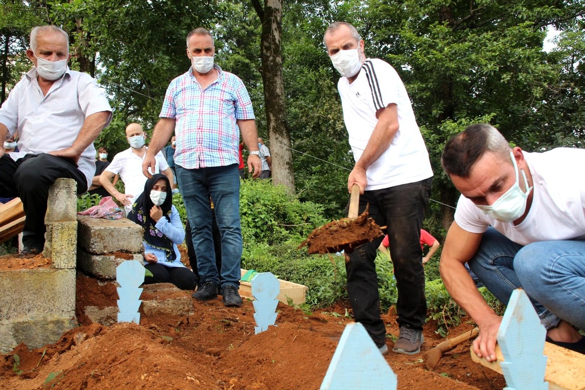 6 yaşındaki lösemi hastası Elisa, Covid-19 nedeniyle hayatını kaybetti