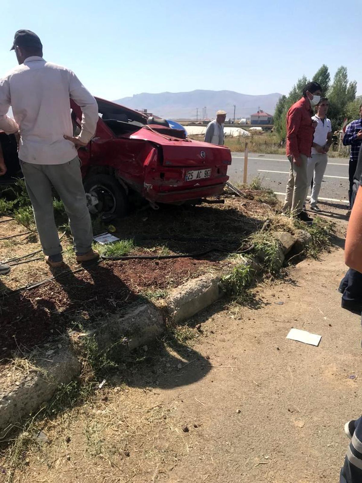 Ağrı\'da iki otomobilin çarpıştı: 2 ölü