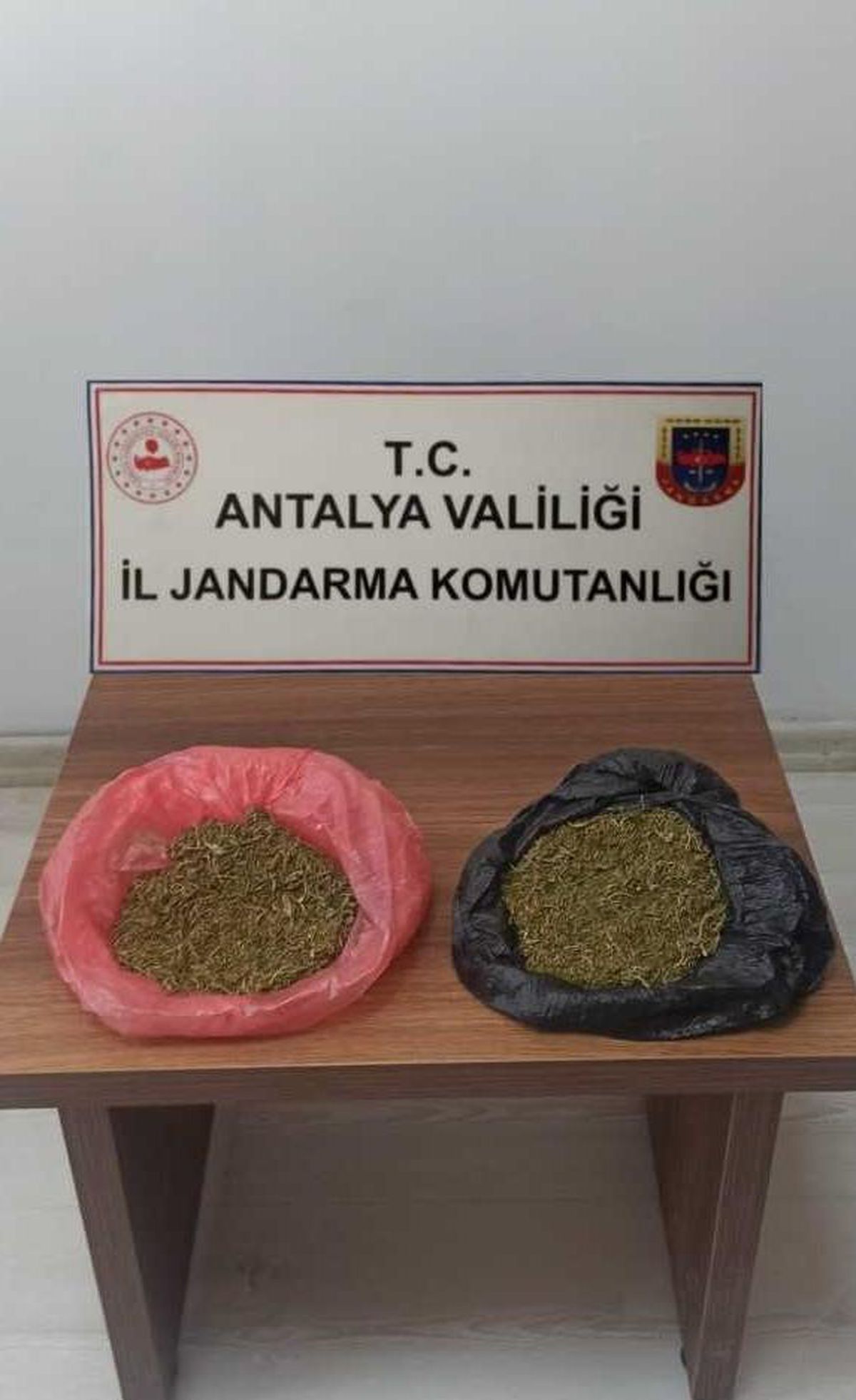Antalya\'daki uyuşturucu operasyonunda bir şüpheli yakalandı