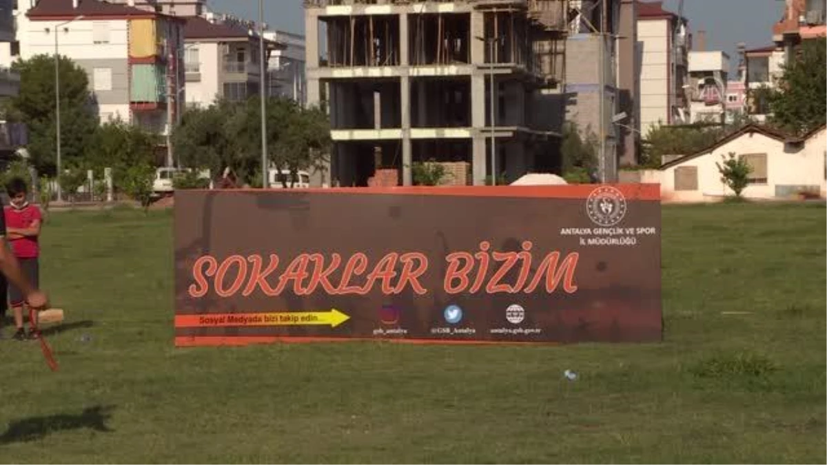 Antalyaspor, "Sokaklar Bizim" futbol projesi ortaklarından oldu